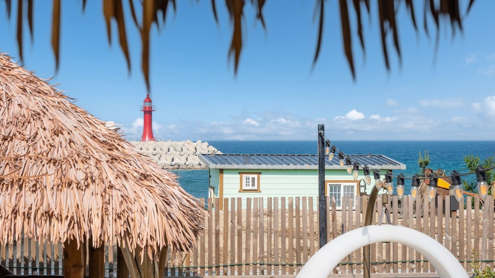 Hotel · Gangneung Aladdin Surfing Pension, Gangneung