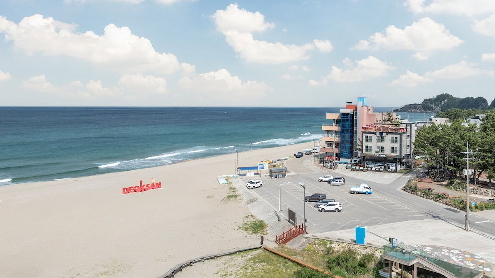 Hotel · Samcheok Kong & Bee Ocean View Spa Pensi, Samcheok
