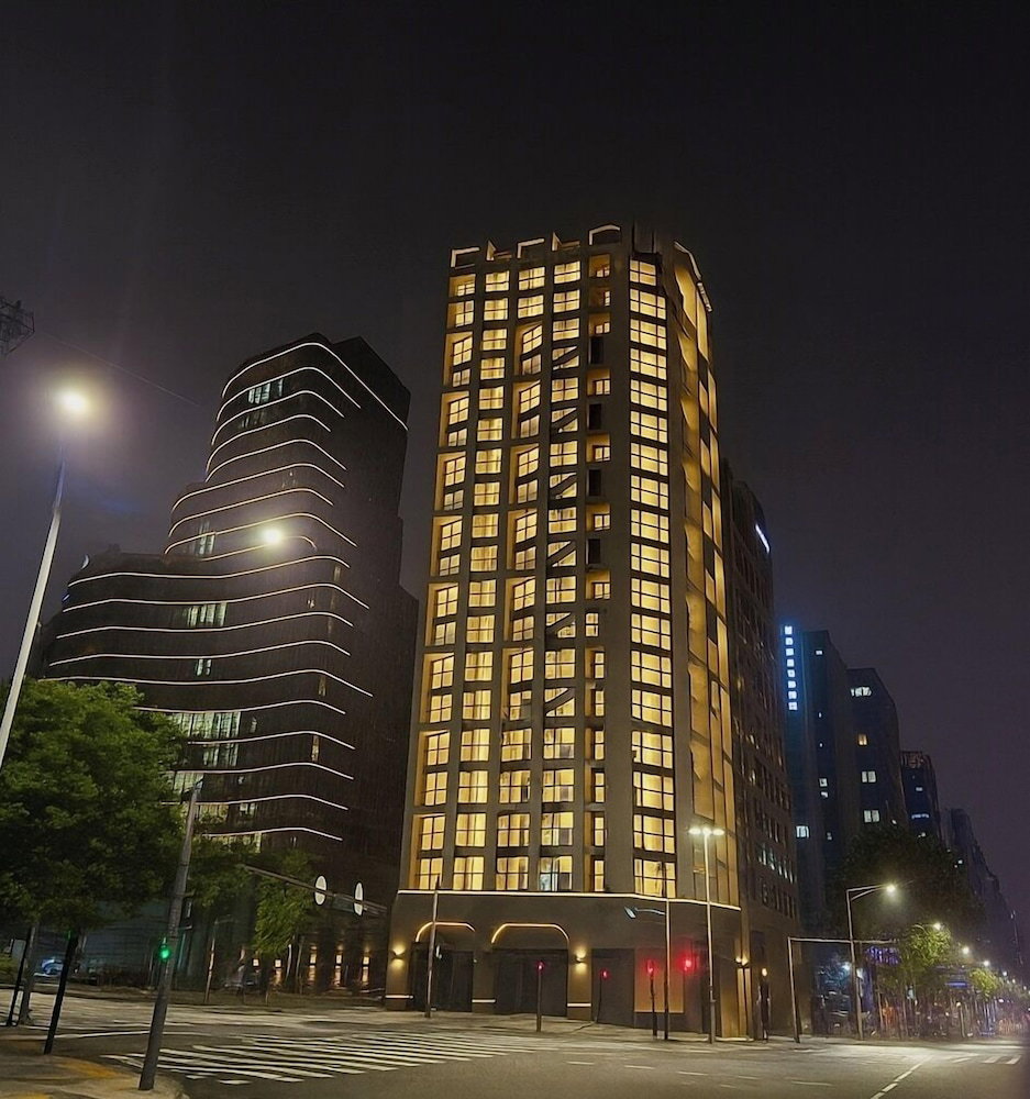 Hotel · Caelum Black Gangnam Luxury Apt, Seoul