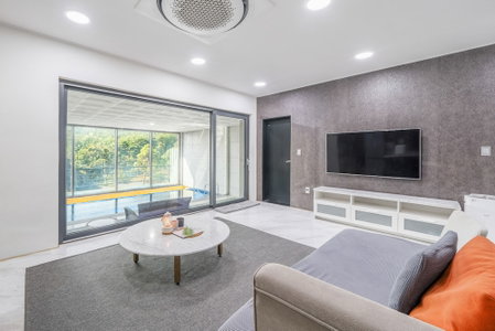 Yangpyeong Seulburg Private Poolvilla, Yangpyeong, South Korea
