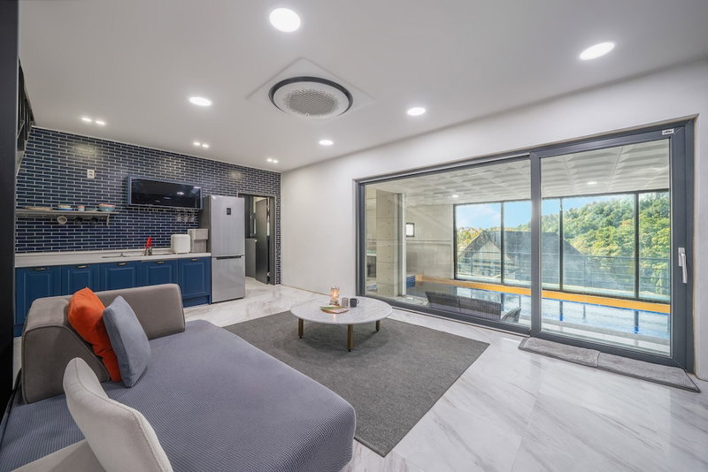 Yangpyeong Seulburg Private Poolvilla, Yangpyeong, South Korea