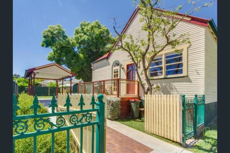 Bright 3-bedroom apartment - Central Armidale, Armidale, Australia