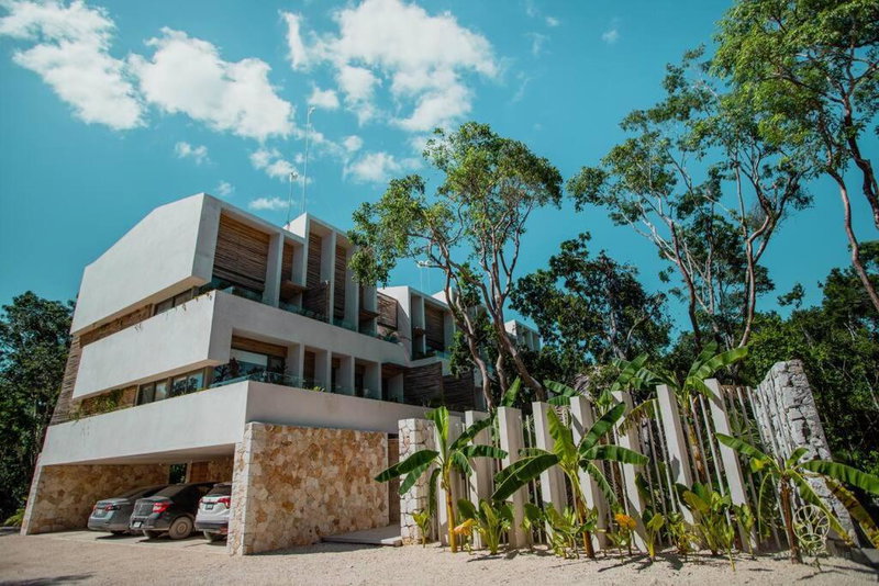 Spacious 2BR apt · Wide balcony w/tub & Yoga deck, Tulum, Mexico