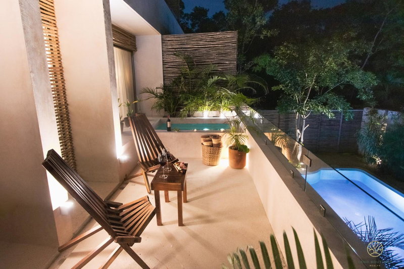 Spacious 2BR apt · Wide balcony w/tub & Yoga deck, Tulum, Mexico
