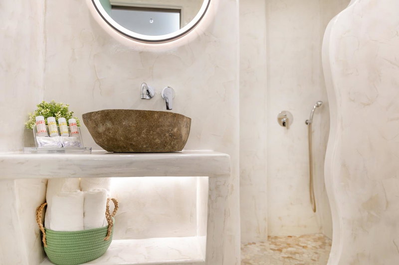 Katerina Roza Studios - Heartfelt Hospitality in the City, Naxos Chora, Greece