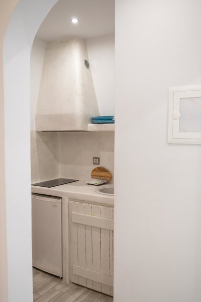 Katerina Roza Studios - Heartfelt Hospitality in the City, Naxos Chora, Greece
