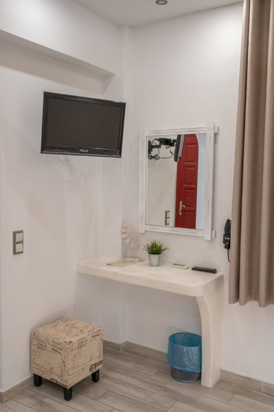Katerina Roza Studios - Heartfelt Hospitality in the City, Naxos Chora, Greece
