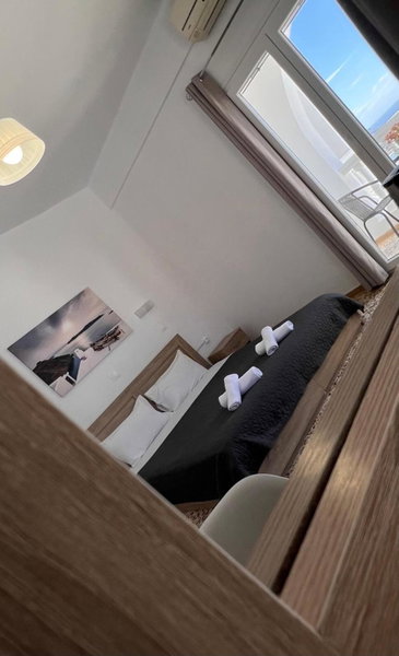 Firaxenia rooms, Fira, Greece