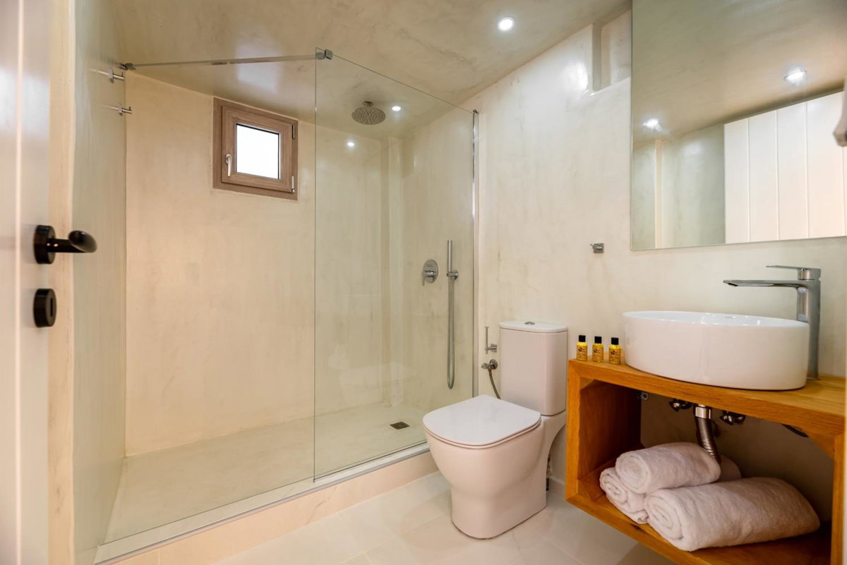 Centrio Fira Suites, Greece