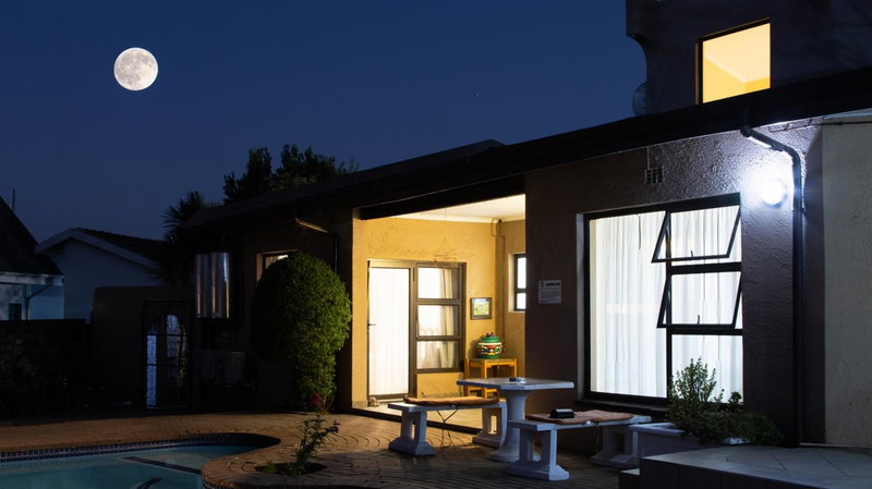 Woodpecker's Inn Guest House, Kempton Park, South Africa