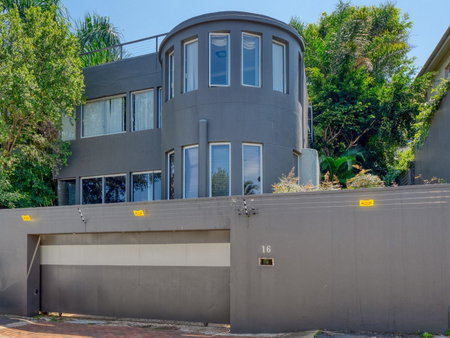 Private Studio flatlet, Uncapped Wifi, Netflix,Full DSTV, Durban, South Africa
