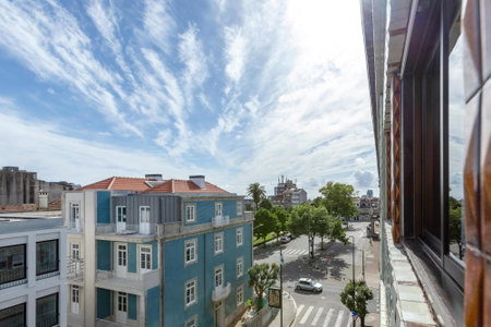 ! Luminous 2BR Top Floor ! Praça da República, Porto, Portugal