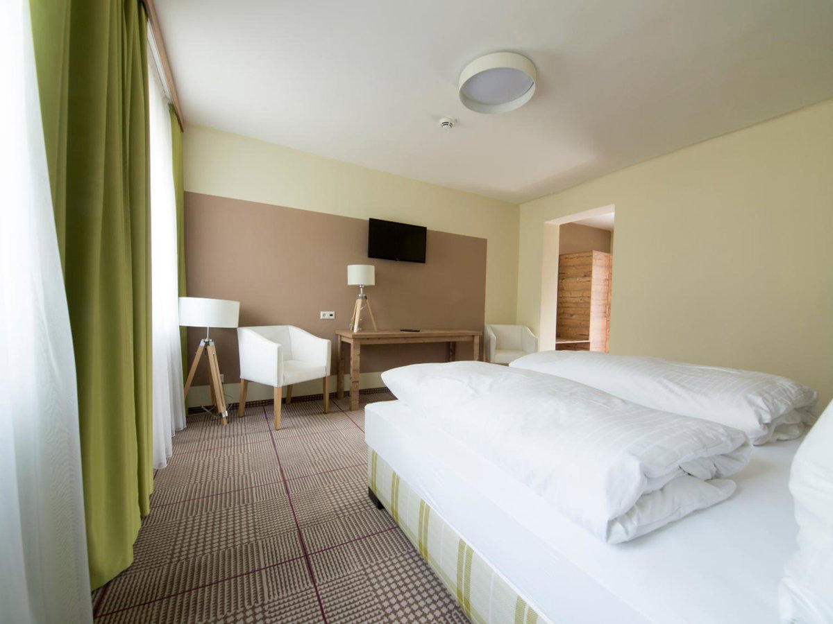 Hotel · Landgasthof zum Goldenen Hirschen, Bierbaum Am Kleebühel