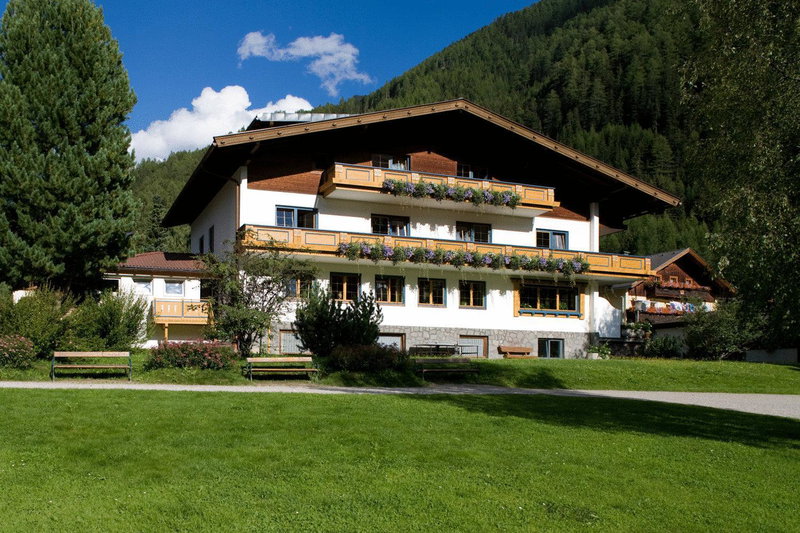 Ferienhaus Alpina, Kals am Großglockner, Austria