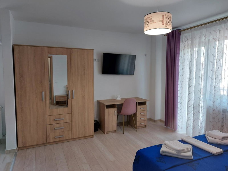 Bya Brown, Valea Lupului, Romania
