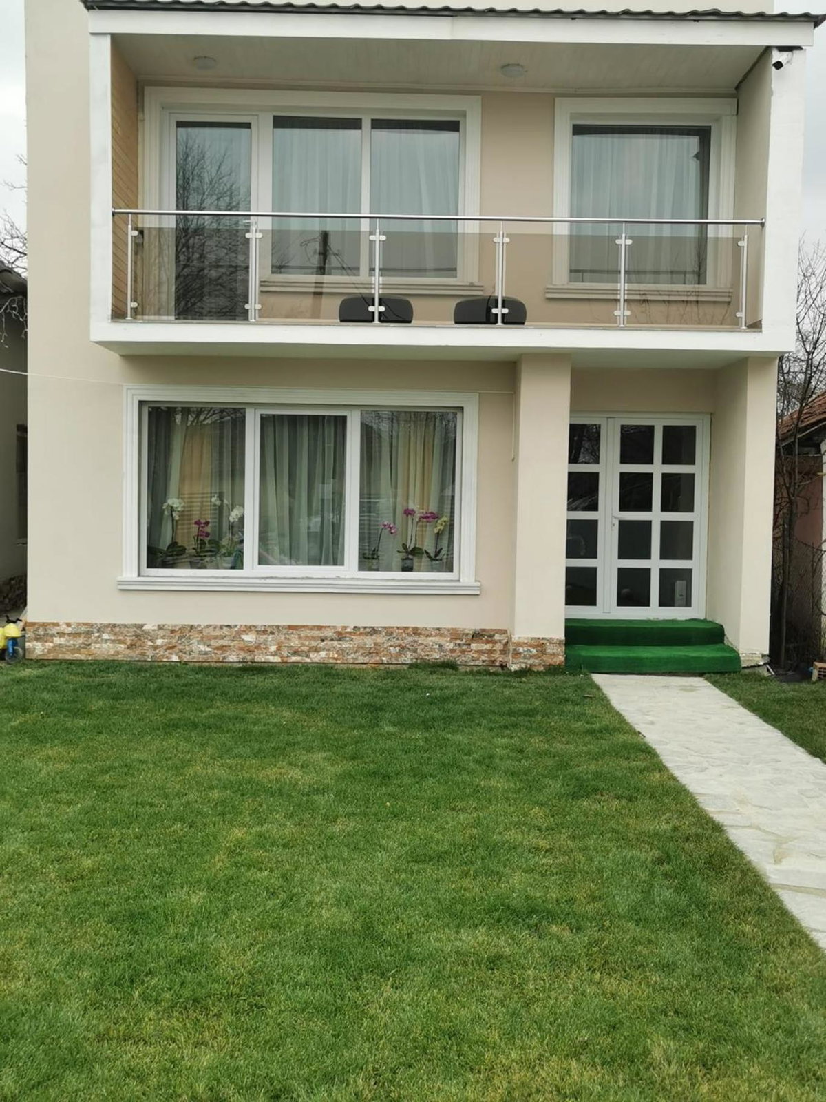 Casa Sonia, Romania