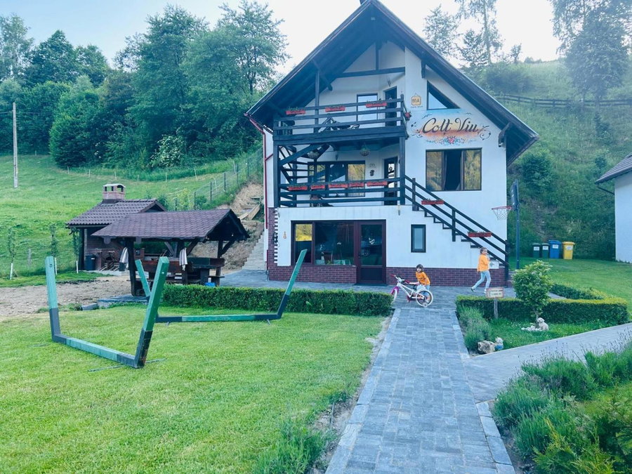 Colț Viu Cabana, Bran, Romania
