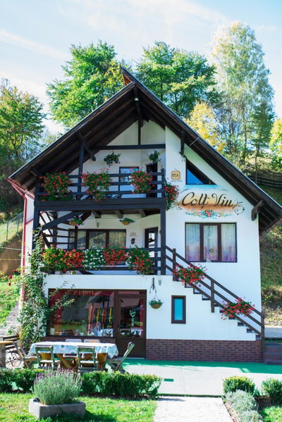 Colț Viu Cabana, Bran, Romania