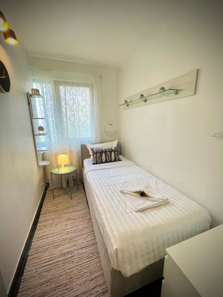 Perfect Place to Stay self check in-24h-NETFLIX-WIFI, Reşiţa, Romania