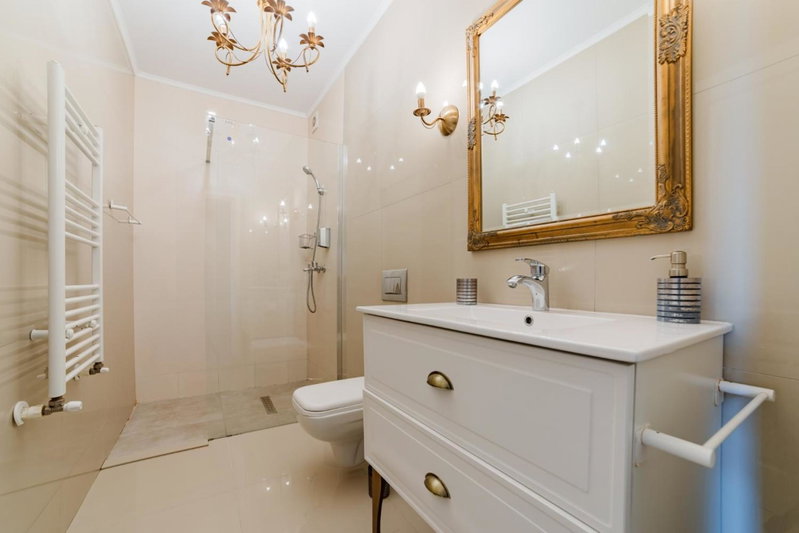 Romantic Jacuzzi Chic Apartment, Sinaia, Romania