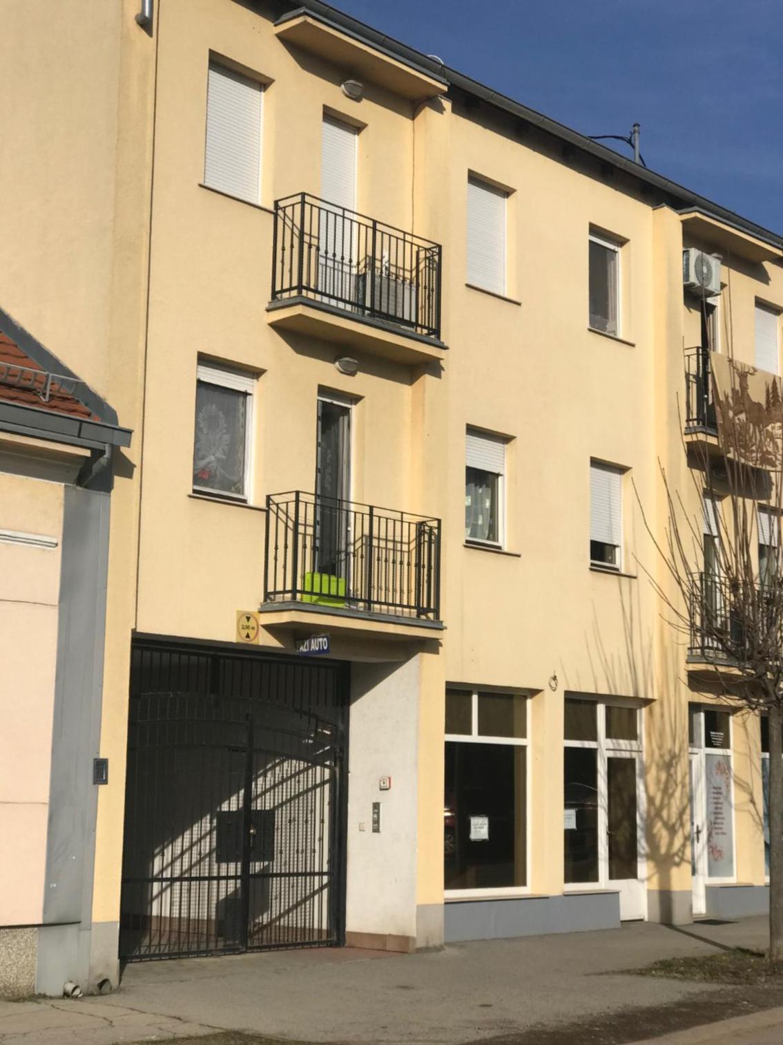 Hotel · Apartman SLAVONIA 3, Ðakovo