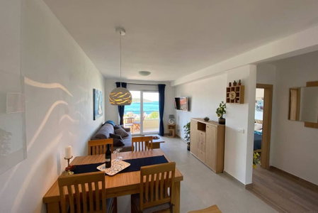 Apartment Sandra (2+2) with a breathtaking view 2, Vis, Croatia