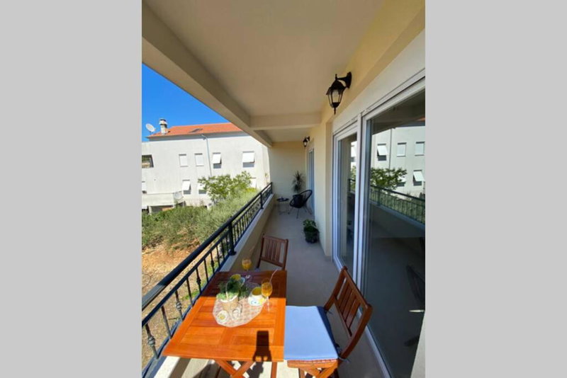 Apartment Sandra (2+2) with a breathtaking view 2, Vis, Croatia