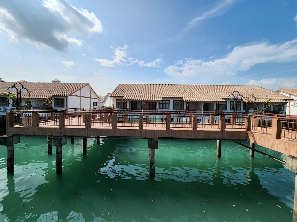 Hotel · Alpine LXPD Full Seaview Water Chalet, Port Dickson