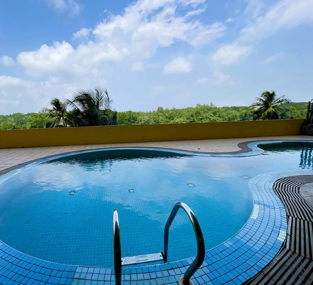 Hotel · Dindings Pantai Desair Apartment By DPD, Lumut