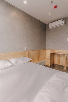 SNite Hotel & Dorm-Danang Dragon Bridge, Da Nang, Vietnam