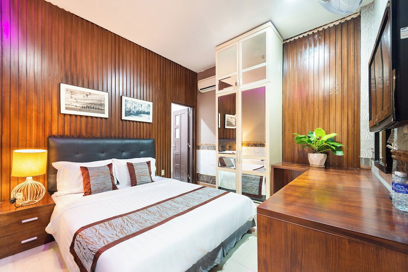 Collection O District 10 Near Van Hanh Hospital Formerly Lan Rung Hotel, Ho Chi Minh City, Vietnam