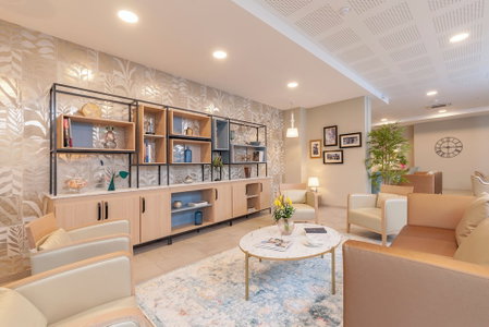 Quality Suites Pau Porte des Pyrénées, Pau, France