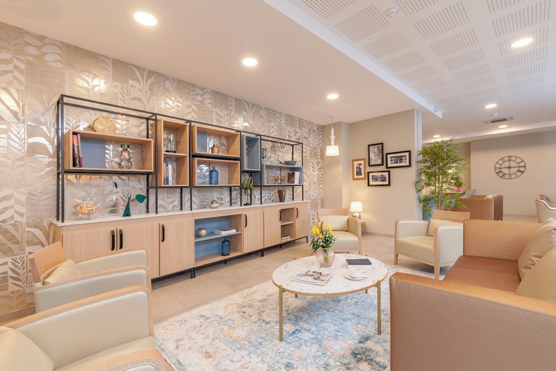 Quality Suites Pau Porte des Pyrénées, Pau, France