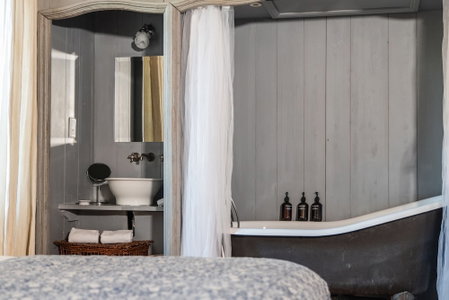 Le Galinier, Lourmarin, a Beaumier Guesthouse, Lourmarin, France