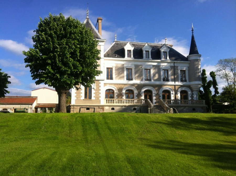 Eclosion Château Hôtel & Restaurant, Saint-Paul en Jarez, France
