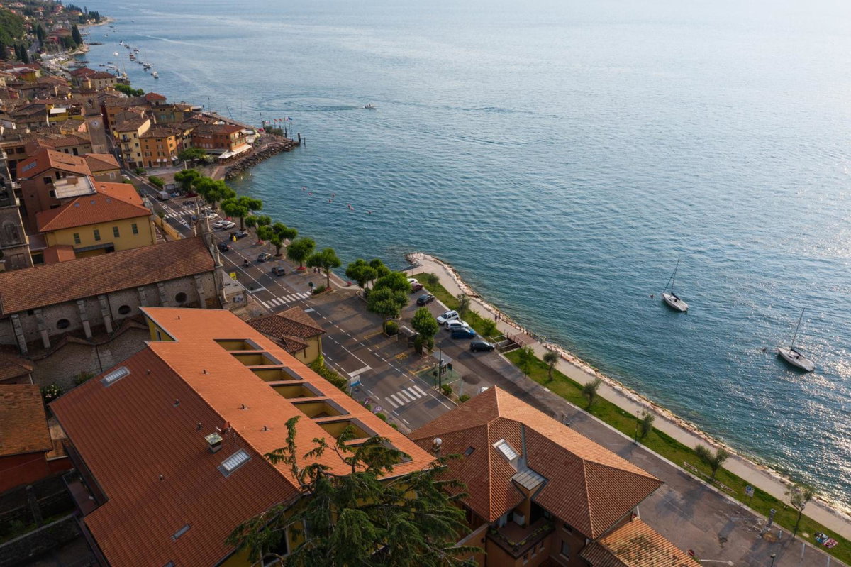 Hotel · Garda Family House, Brenzone Sul Garda