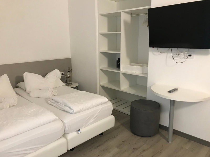 GardaBreak Rooms&Breakfast Holiday Apartments, Riva del Garda, Italy