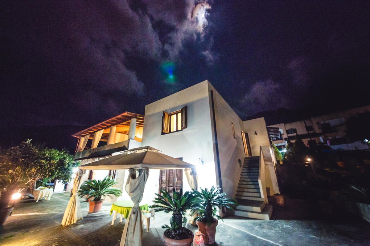 Casa Papiro, Italy