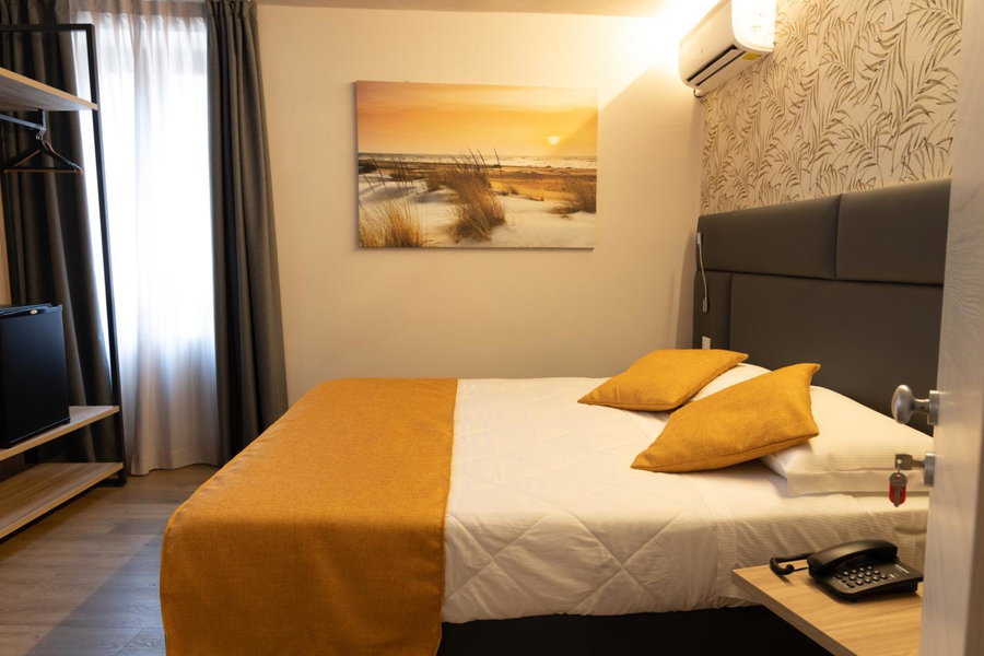 Bike Hotel Touring Gardone Riviera & Wellness, Gardone Riviera, Italy
