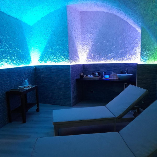 Bike Hotel Touring Gardone Riviera & Wellness, Gardone Riviera, Italy