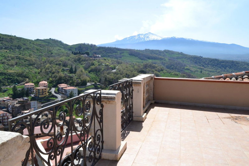 Cento Tari' Guest House, Castiglione di Sicilia, Italy