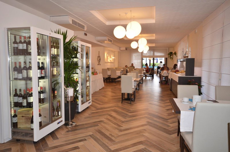 Olimpia Hotel & Aparthotel, Bibione, Italy