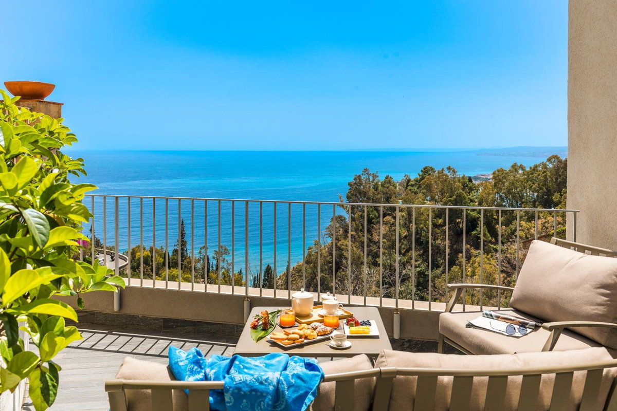 Hotel · Belduomo, Taormina
