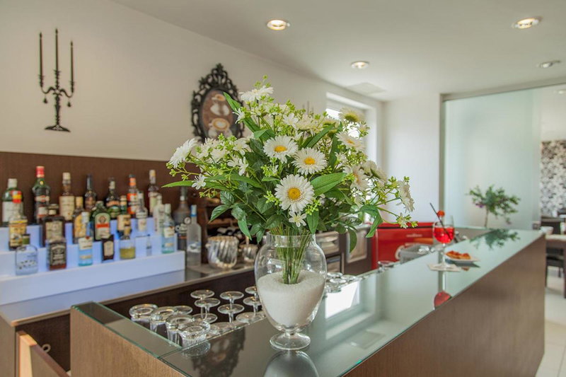 Hotel Benaco Garda ***S, Garda, Italy