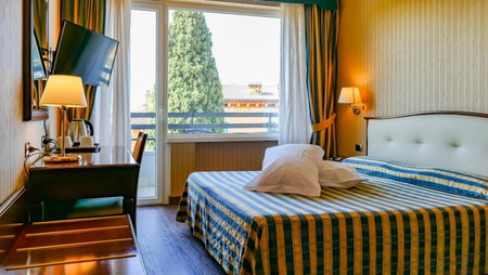 Hotel Benaco Garda ***S, Garda, Italy