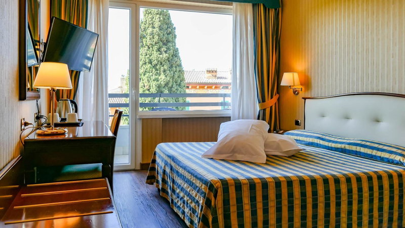 Hotel Benaco Garda ***S, Garda, Italy