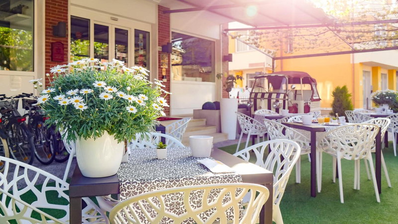 Hotel Benaco Garda ***S, Garda, Italy