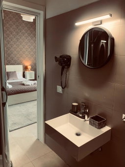 B&B Ungheria Ottantaquattro, Palermo, Italy