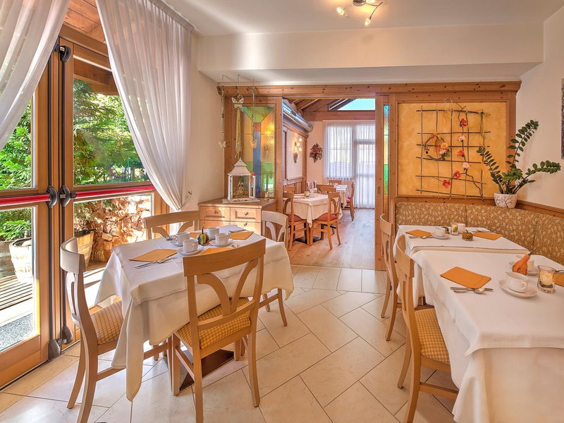 Hotel Garni La Vigna - Adult Friendly, San Michele allʼAdige, Italy
