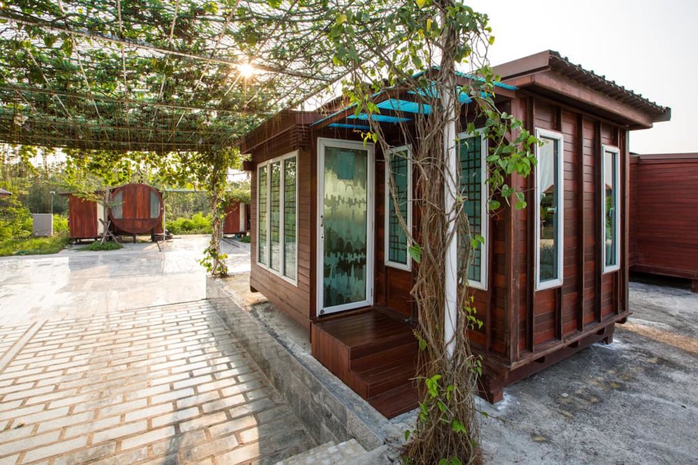 Hotel · Prew Lom Chom Nam, Pluak Daeng